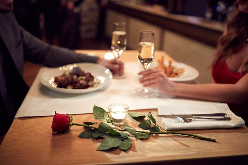 How To Choose a Perfect Restaurant For a Romantic Valentine Dinner