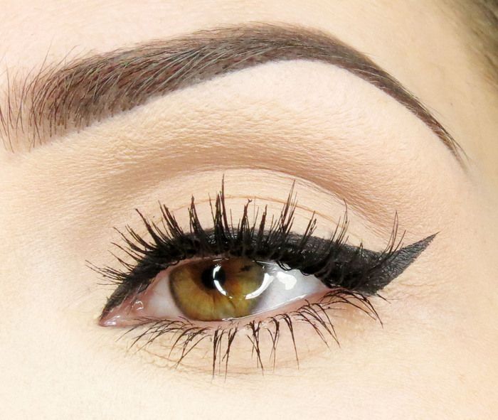 winged eye makeup