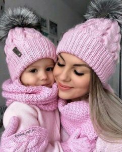 mom and daughter matching hats