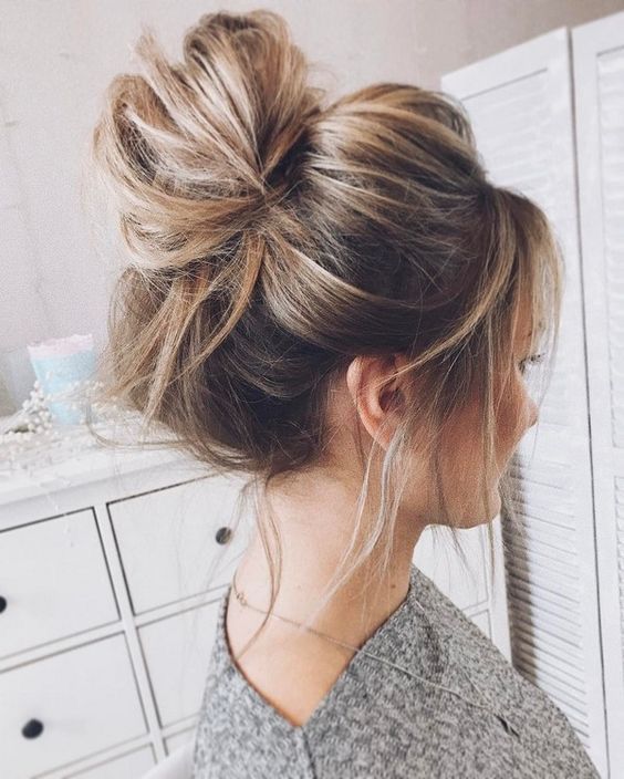 messy bun hairstyle