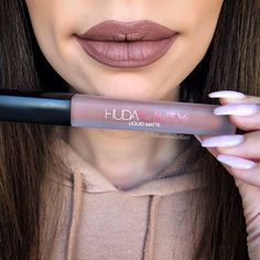 MATERIAL Huda beauty lip swatch for Shade Flirt