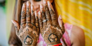 Simple and Easy Mehndi Designs for Bridal and Karva Chauth