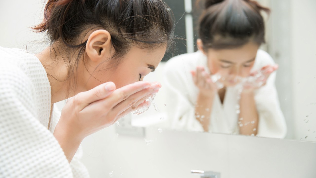 2) Face Washing Routine