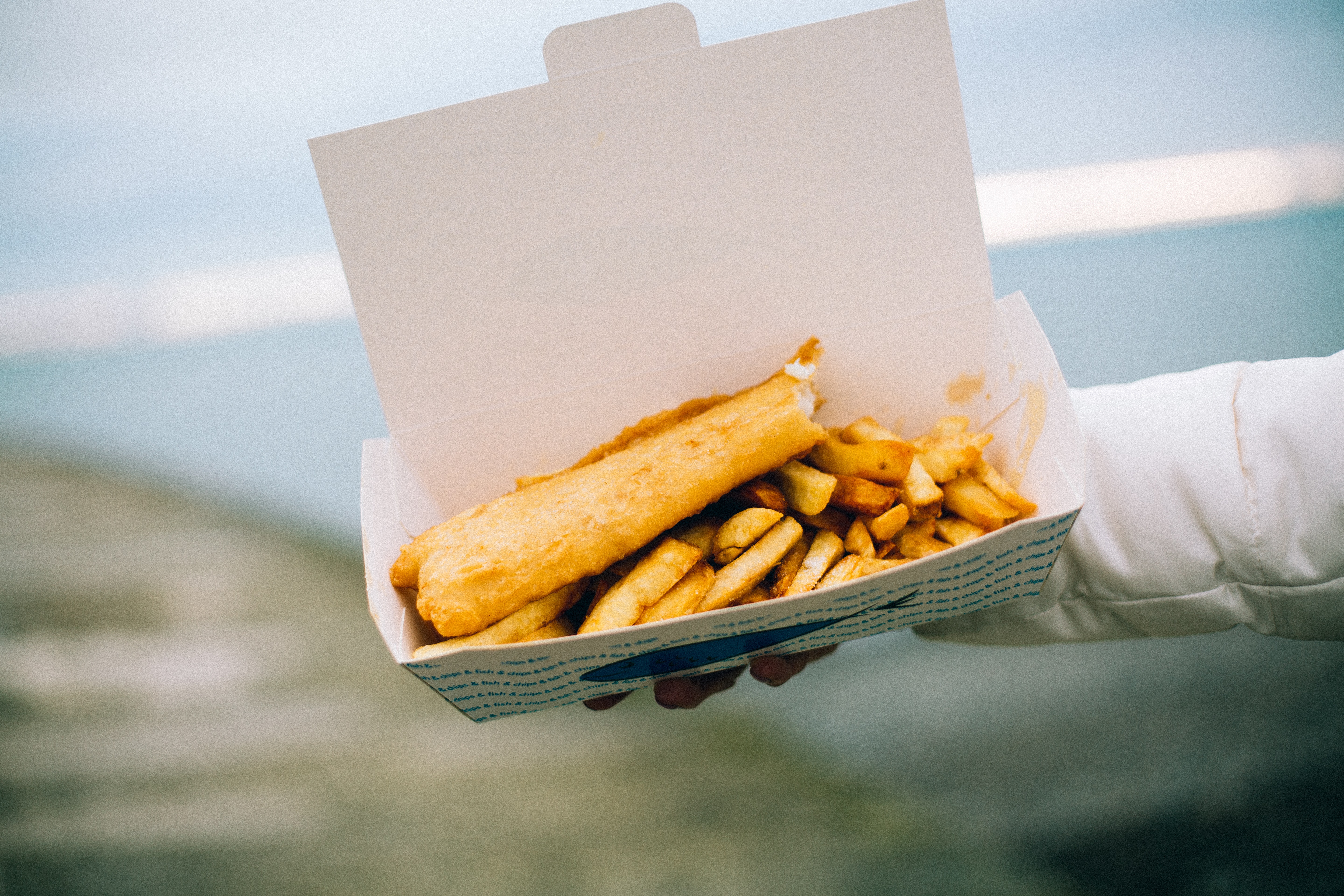 box delicious fish and chips 775480