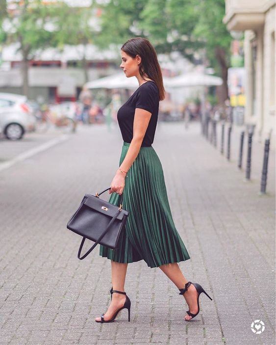 pleated skirt outfits