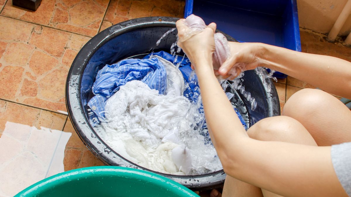 How To Hand Wash Your Clothes