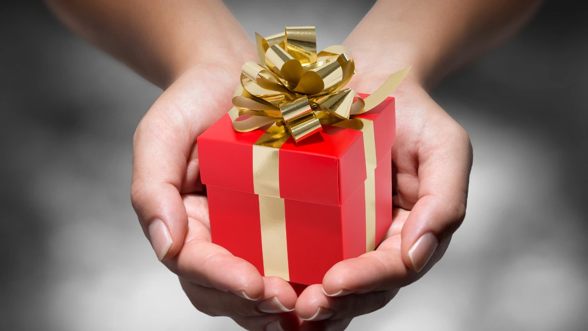 4 Tips To Consider While Gifting Your Loved Ones gifts under 2000
