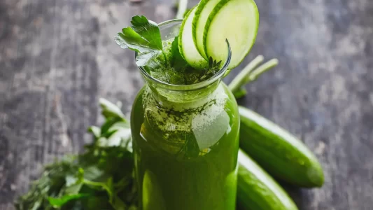 Parsley and cucumber juice