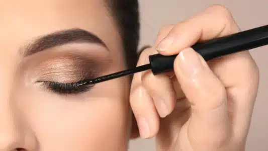 Eyeliner - Woman's Makeup Bag